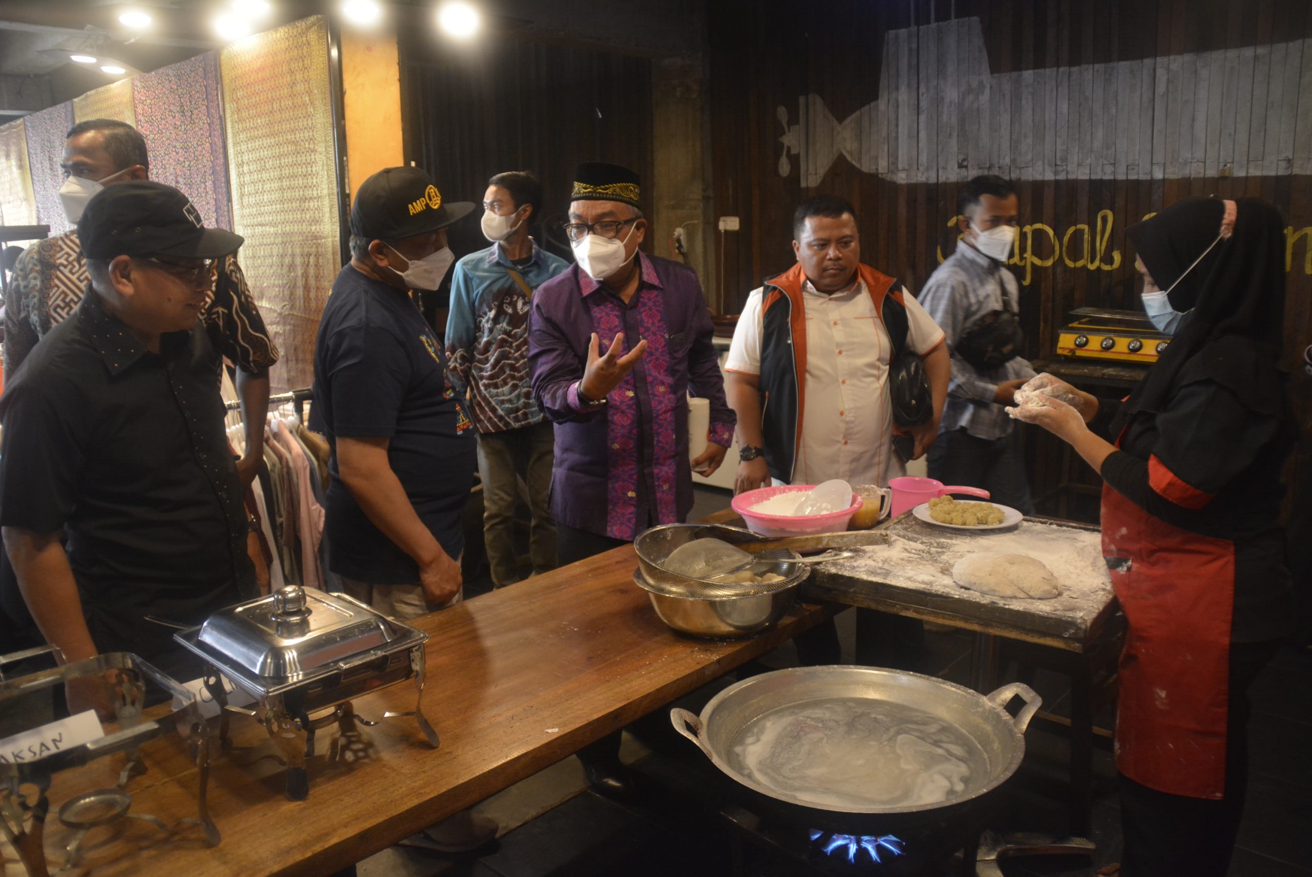 Filosofi Pempek Kapal Selam, Ahmad Syaikhu : UMKM harus melakukan ‘Scale Up’ 3 DSC0546 scaled