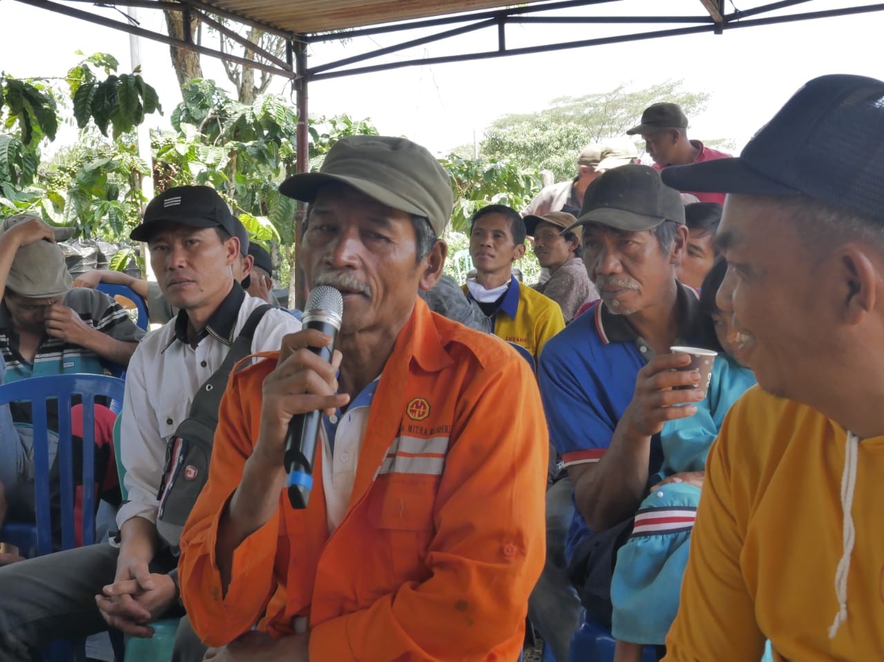 Sekolah Tani PKS Sumsel Dorong Petani Tingkatkan Produksi Kopi di Pagar Alam 4 IMG 20220328 WA0027