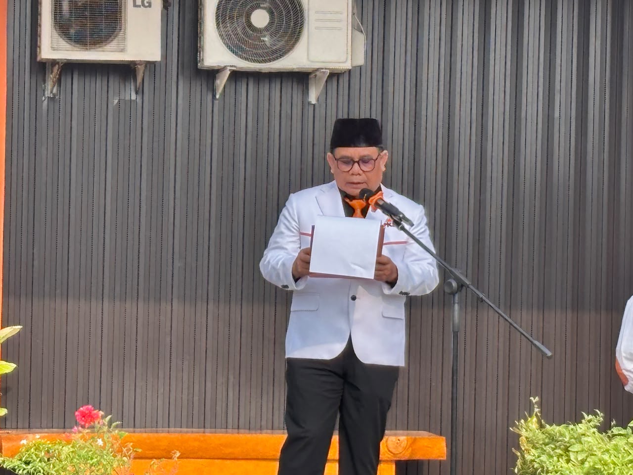 DPTW PKS Sumsel Gelar Upacara HUT ke-81 RI, Pimpinan DPW PKS SUMSEL Ajak Rawat Persatuan dan Peduli Korban Bencana NTT 1 WhatsApp Image 2026 08 17 at 09.41.14